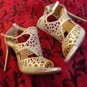 Jessica Simpson heels